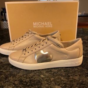 Michael Kors Keaton Heart Leather sneaker size 8